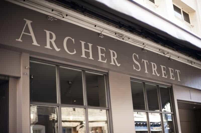 Archer Street Bar in South Soho - Good Access but no DT , The Singing Staff Make up for That. Archer Street Bar in South Soho - Good Access but no DT , The Singing Staff Make up for That.