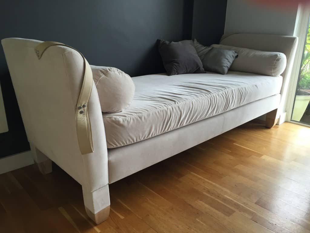 BBS Sofa With Integrated & Unobtrusive Assist